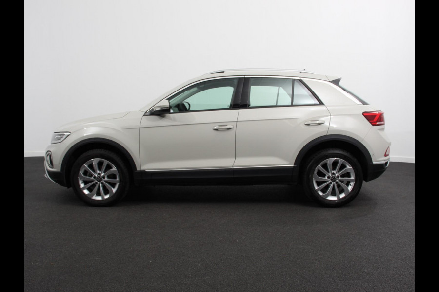 Volkswagen T-Roc 1.5 TSI Style Navigatie Apple Carplay/Android Auto Camera Parkeersensoren Adaptieve Cruise Control Dodehoek Assistent Elektrische achterklep Stoel- en stuurverwarming Full Led Climate Control Lichtmetalen velgen
