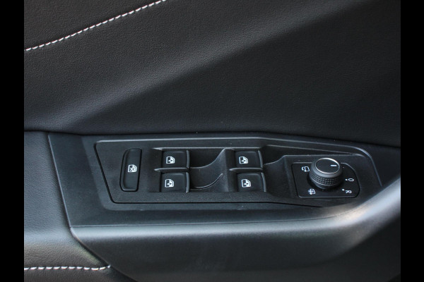 Volkswagen T-Roc 1.5 TSI Style Navigatie Apple Carplay/Android Auto Camera Parkeersensoren Adaptieve Cruise Control Dodehoek Assistent Elektrische achterklep Stoel- en stuurverwarming Full Led Climate Control Lichtmetalen velgen