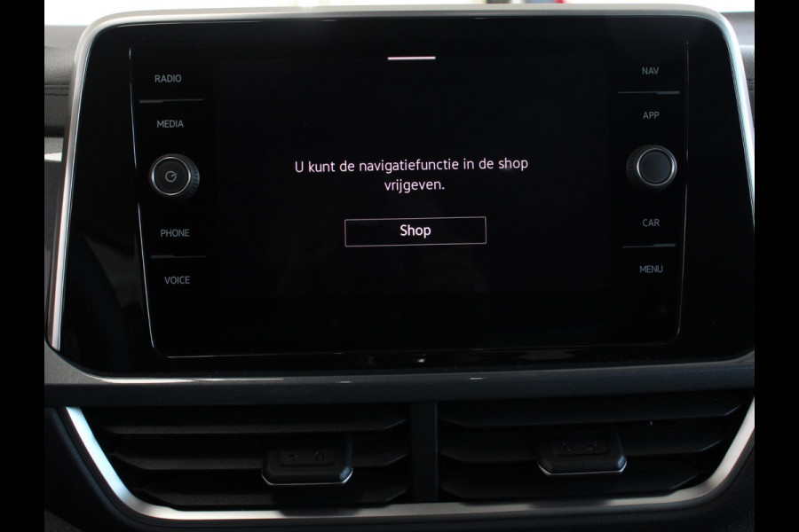 Volkswagen T-Roc 1.5 TSI Style Navigatie Apple Carplay/Android Auto Camera Parkeersensoren Adaptieve Cruise Control Dodehoek Assistent Elektrische achterklep Stoel- en stuurverwarming Full Led Climate Control Lichtmetalen velgen