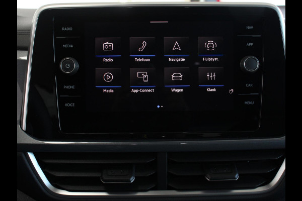 Volkswagen T-Roc 1.5 TSI Style Navigatie Apple Carplay/Android Auto Camera Parkeersensoren Adaptieve Cruise Control Dodehoek Assistent Elektrische achterklep Stoel- en stuurverwarming Full Led Climate Control Lichtmetalen velgen