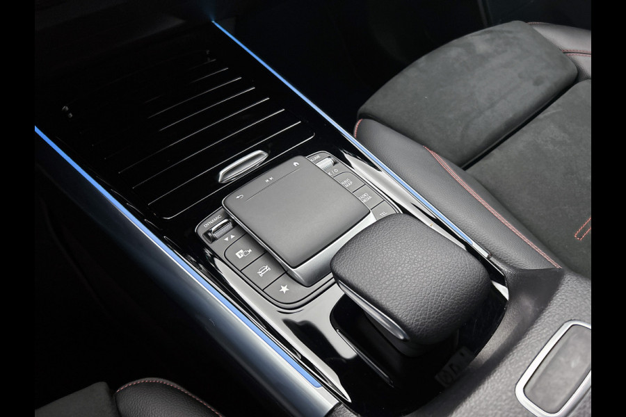 Mercedes-Benz GLA 250 e Business AMG-line 5 spaaks lichtmetalen velgen | MBUX wide screen| Navigatie | elect bed. voorstoelen met memory | Trekhaak | parking support met camera | Inclusief 24 maanden Mercedes-Benz Certified garantie voor Europa.