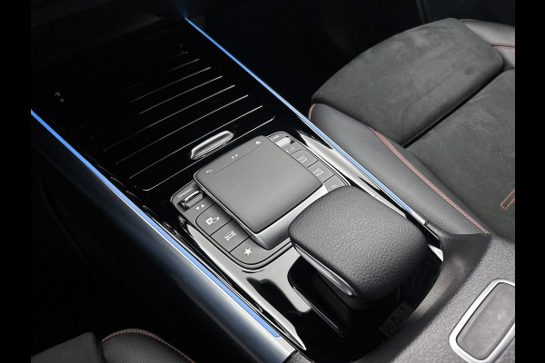 Mercedes-Benz GLA 250 e Business AMG-line 5 spaaks lichtmetalen velgen | MBUX wide screen| Navigatie | elect bed. voorstoelen met memory | Trekhaak | parking support met camera | Inclusief 24 maanden Mercedes-Benz Certified garantie voor Europa.