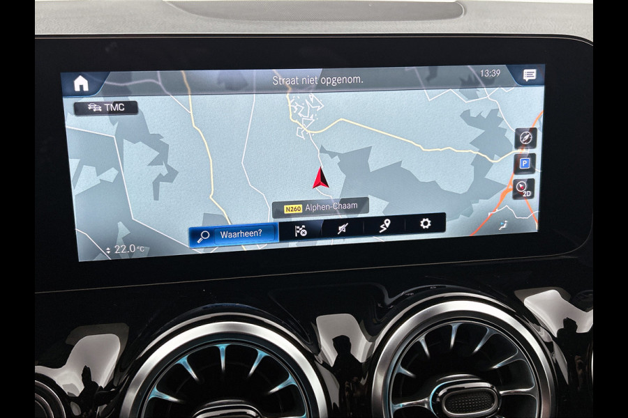 Mercedes-Benz GLA 250 e Business AMG-line 5 spaaks lichtmetalen velgen | MBUX wide screen| Navigatie | elect bed. voorstoelen met memory | Trekhaak | parking support met camera | Inclusief 24 maanden Mercedes-Benz Certified garantie voor Europa.