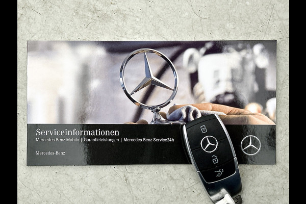 Mercedes-Benz GLA 250 e Business AMG-line 5 spaaks lichtmetalen velgen | MBUX wide screen| Navigatie | elect bed. voorstoelen met memory | Trekhaak | parking support met camera | Inclusief 24 maanden Mercedes-Benz Certified garantie voor Europa.