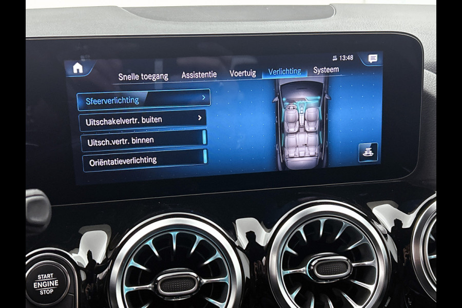 Mercedes-Benz GLA 250 e Business AMG-line 5 spaaks lichtmetalen velgen | MBUX wide screen| Navigatie | elect bed. voorstoelen met memory | Trekhaak | parking support met camera | Inclusief 24 maanden Mercedes-Benz Certified garantie voor Europa.
