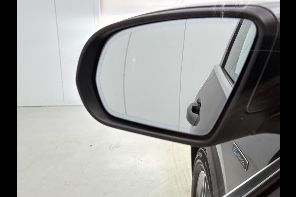 Mercedes-Benz GLA 250 e Business AMG-line 5 spaaks lichtmetalen velgen | MBUX wide screen| Navigatie | elect bed. voorstoelen met memory | Trekhaak | parking support met camera | Inclusief 24 maanden Mercedes-Benz Certified garantie voor Europa.
