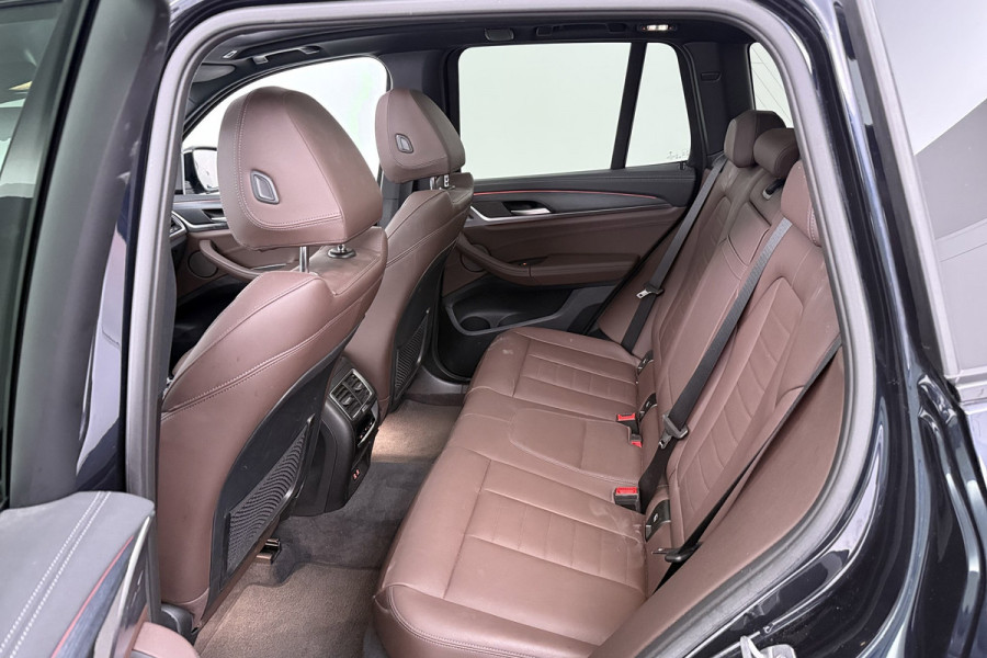 BMW iX3 High Executive 80 kWh M-pakket 97%SoH (1e eigenaar, NL-auto, Dealer OnderH, Panoramadak, Trekhaak, Navi Pro, StoelV, Etc)