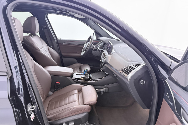 BMW iX3 High Executive 80 kWh M-pakket 97%SoH (1e eigenaar, NL-auto, Dealer OnderH, Panoramadak, Trekhaak, Navi Pro, StoelV, Etc)
