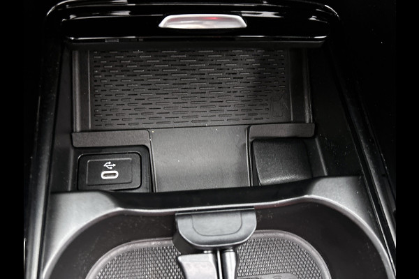 Mercedes-Benz CLA-Klasse Shooting Brake 250 e AMG-line Lichtmetalen velgen | Panoramadak | Wide screen | Navigatie | Parking support met camera | Inclusief 24 maanden MB Certified garantie voor Europa.
