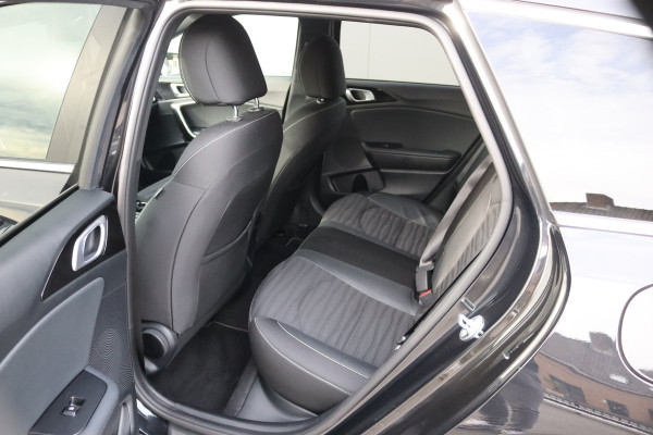 Kia Ceed Sportswagon 1.5 T-GDi 140PK Automaat GT-Line 12-2025!/Navigatie/Adapt.-cruise/Keyfree/Winter-pack