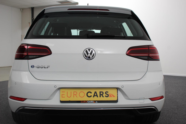 Volkswagen e-Golf Edition Navigatie Climate Control Digitale cockpit  PDC Camera LMV 17" Stoelverwarming