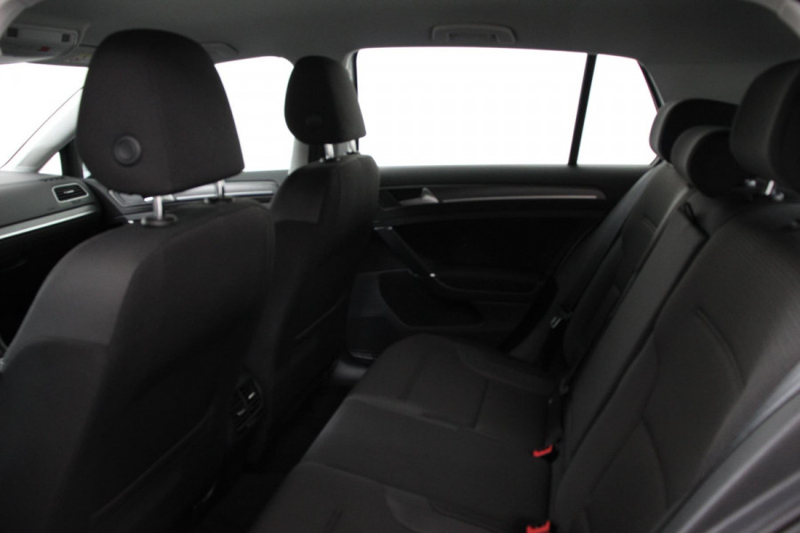 Volkswagen e-Golf Edition Navigatie Climate Control Digitale cockpit  PDC Camera LMV 17" Stoelverwarming