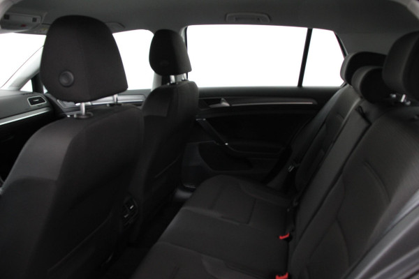 Volkswagen e-Golf Edition Navigatie Climate Control Digitale cockpit  PDC Camera LMV 17" Stoelverwarming