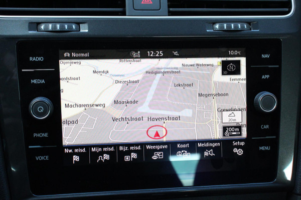 Volkswagen e-Golf Edition Navigatie Climate Control Digitale cockpit  PDC Camera LMV 17" Stoelverwarming