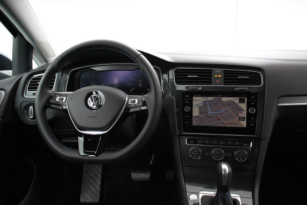 Volkswagen e-Golf Edition Navigatie Climate Control Digitale cockpit  PDC Camera LMV 17" Stoelverwarming