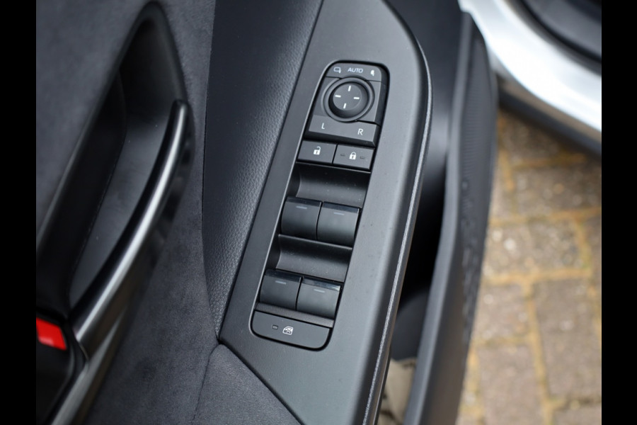 Toyota C-HR 2.0 Hybrid 200 Executive | JBL | Half Leder | El. Achterklep