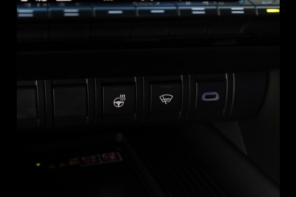 Toyota C-HR 2.0 PHEV 220 Dynamic | Nieuw! | Bi-Tone | Premium Navi | Keyless
