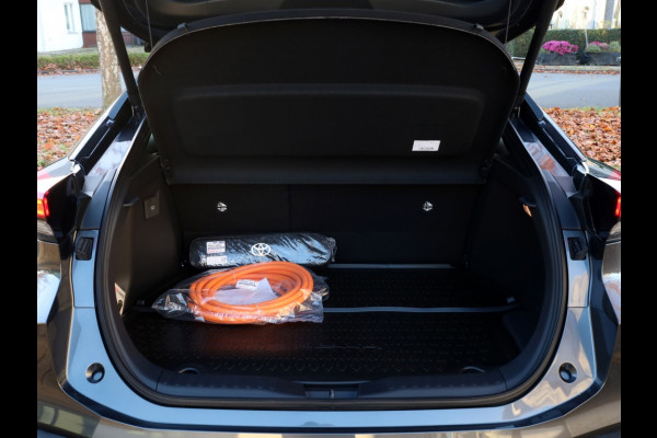 Toyota C-HR 2.0 PHEV 220 Dynamic | Nieuw! | Bi-Tone | Premium Navi | Keyless