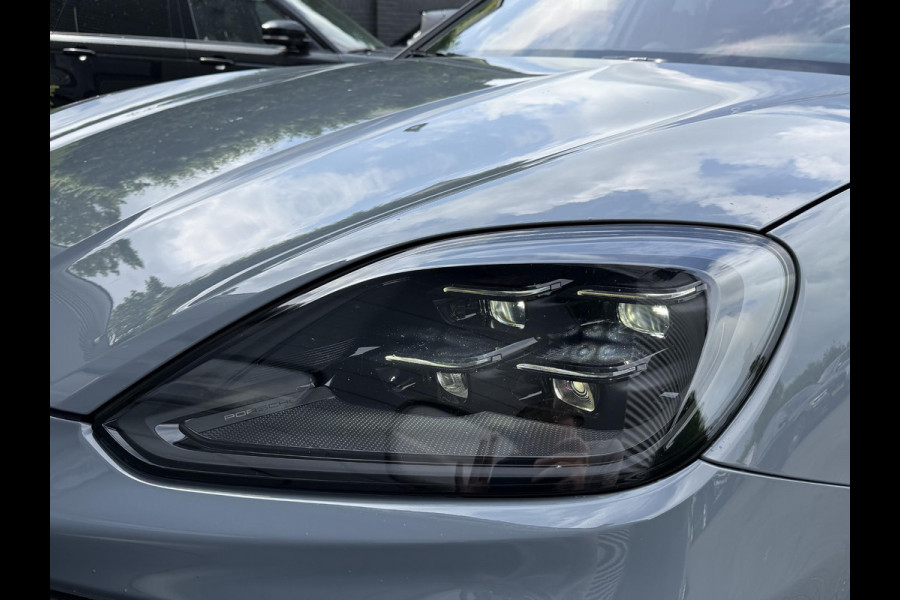 Porsche Cayenne Coupé 4.0 Turbo E-Hybrid Sport Chrono | 360* Camera | Achteras Besturing | Burmester | Bijrijders Display | Head-Up Display | CARBON |