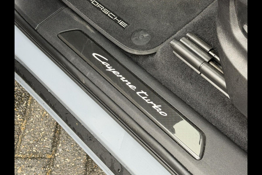 Porsche Cayenne Coupé 4.0 Turbo E-Hybrid Sport Chrono | 360* Camera | Achteras Besturing | Burmester | Bijrijders Display | Head-Up Display | CARBON |