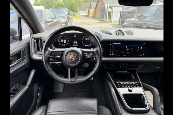 Porsche Cayenne Coupé 4.0 Turbo E-Hybrid Sport Chrono | 360* Camera | Achteras Besturing | Burmester | Bijrijders Display | Head-Up Display | CARBON |
