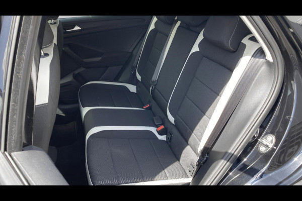 Volkswagen T-Roc 1.5 TSI DSG Sport | Matrix-LED | Digital Cockpit | Navigatie // Verwacht 5-2026 //