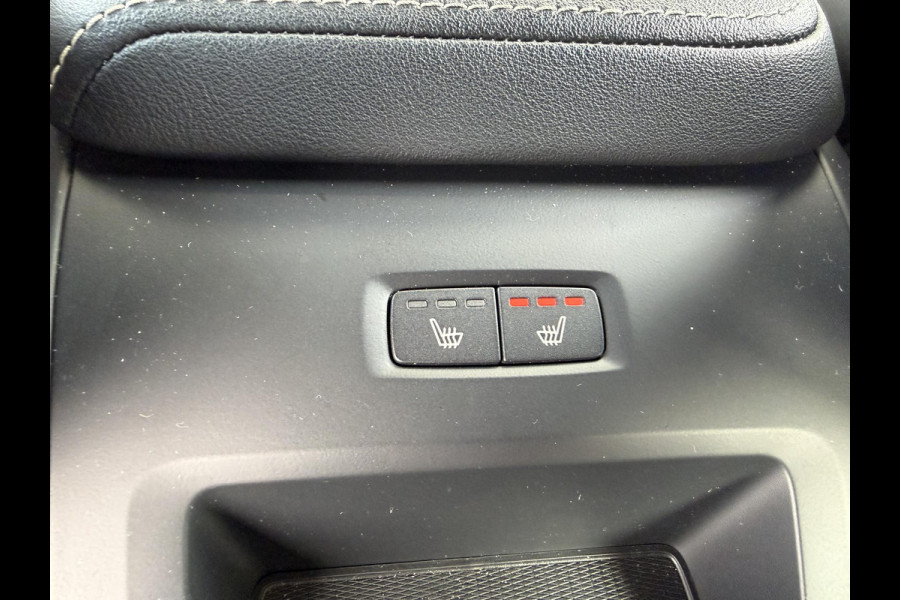 Volvo S60 2.0 B4 Plus Bright | Camera | Navigatie | 20 Inch Lichtmetalen Velgen | DAB | LED |
