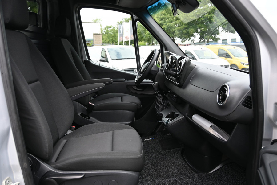 Mercedes-Benz Sprinter 315 CDI L2H1 RWD 3500 KG trekhaak, Werkplaats inrichting, Geveerde stoel, MBUX 10.25