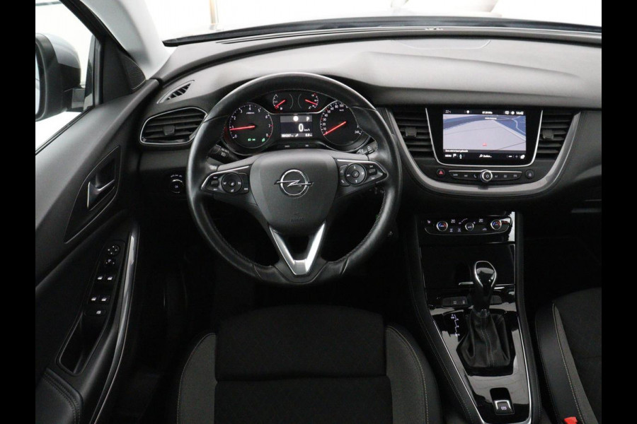 Opel Grandland X 1.6 Turbo Business Executive | Trekhaak | Stoelverwarming | Carplay | Navigatie | Stuurverwarming | Climate control | 18'' | Parkeerhulp | Bluetooth | Cruise control