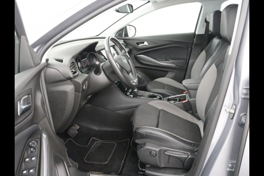 Opel Grandland X 1.6 Turbo Business Executive | Trekhaak | Stoelverwarming | Carplay | Navigatie | Stuurverwarming | Climate control | 18'' | Parkeerhulp | Bluetooth | Cruise control