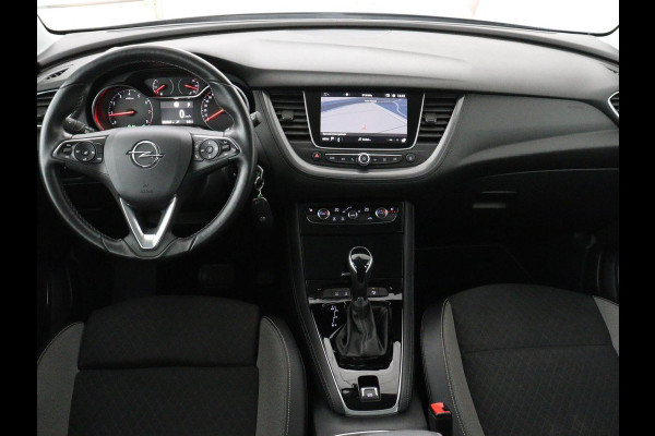Opel Grandland X 1.6 Turbo Business Executive | Trekhaak | Stoelverwarming | Carplay | Navigatie | Stuurverwarming | Climate control | 18'' | Parkeerhulp | Bluetooth | Cruise control