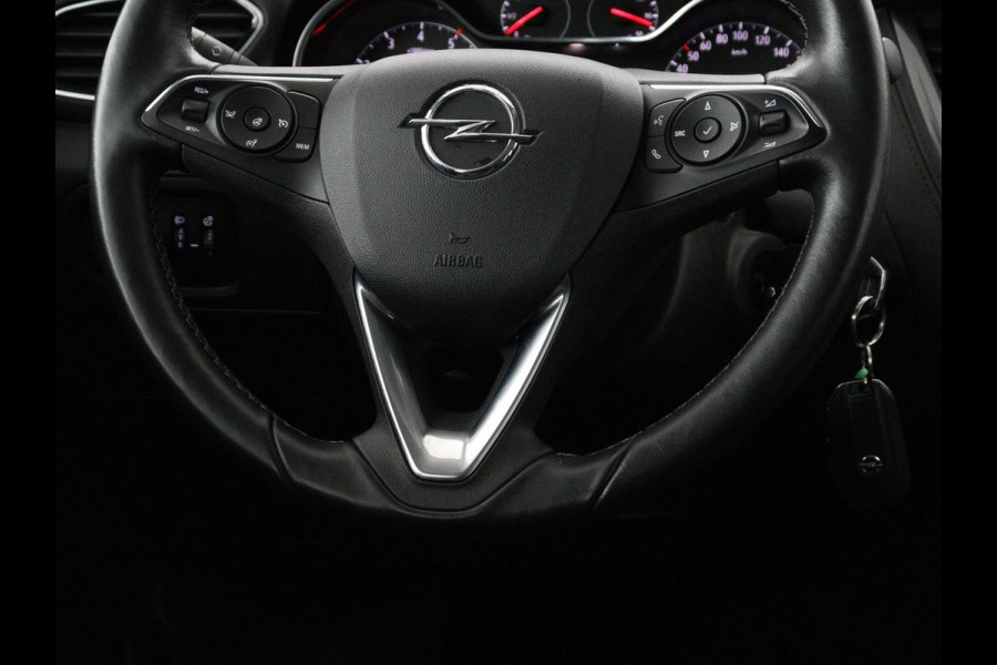 Opel Grandland X 1.6 Turbo Business Executive | Trekhaak | Stoelverwarming | Carplay | Navigatie | Stuurverwarming | Climate control | 18'' | Parkeerhulp | Bluetooth | Cruise control