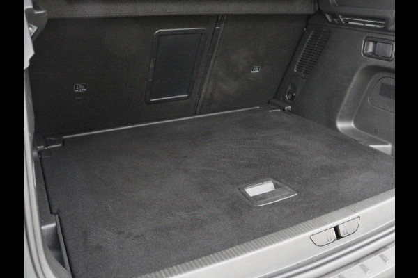 Opel Grandland X 1.6 Turbo Business Executive | Trekhaak | Stoelverwarming | Carplay | Navigatie | Stuurverwarming | Climate control | 18'' | Parkeerhulp | Bluetooth | Cruise control