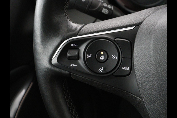 Opel Grandland X 1.6 Turbo Business Executive | Trekhaak | Stoelverwarming | Carplay | Navigatie | Stuurverwarming | Climate control | 18'' | Parkeerhulp | Bluetooth | Cruise control