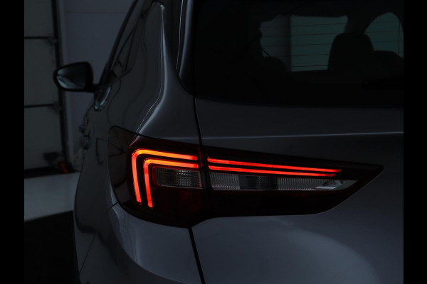 Opel Grandland X 1.6 Turbo Business Executive | Trekhaak | Stoelverwarming | Carplay | Navigatie | Stuurverwarming | Climate control | 18'' | Parkeerhulp | Bluetooth | Cruise control