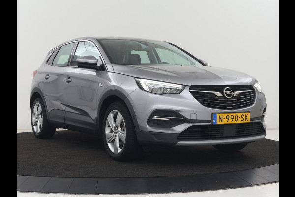 Opel Grandland X 1.6 Turbo Business Executive | Trekhaak | Stoelverwarming | Carplay | Navigatie | Stuurverwarming | Climate control | 18'' | Parkeerhulp | Bluetooth | Cruise control