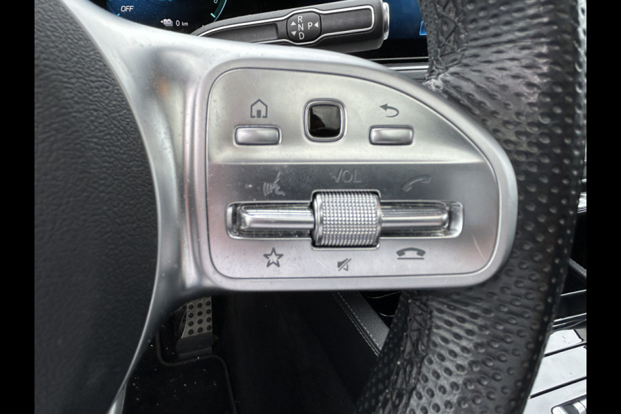 Mercedes-Benz GLE 350e AMG // Trekhaak // Panoramadak // Distronic // 360 Camera // Rij Assistentiepakket // Carplay // Keyless entry // MultiBeam