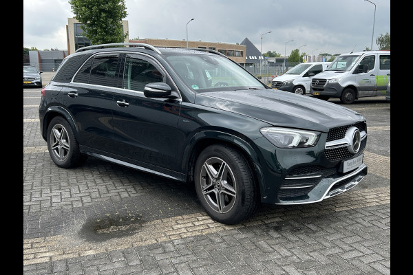 Mercedes-Benz GLE 350e AMG // Trekhaak // Panoramadak // Distronic // 360 Camera // Rij Assistentiepakket // Carplay // Keyless entry // MultiBeam