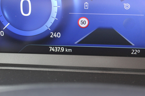 Ford Puma 1.0-125pk EcoBoost Mild-Hybrid Titanium X. Garantie t/m 07-03-2028 ! Slechts 7.400km ! Cruise cntrl, climate cntrl, stoel-, stuur- en voorraamverw., draadloos opladen telefoon, trekhaak afneembaar, navigatie, telefoonvoorb., LM wielen, B&O soundsyst., digitaal dashboard etc.
