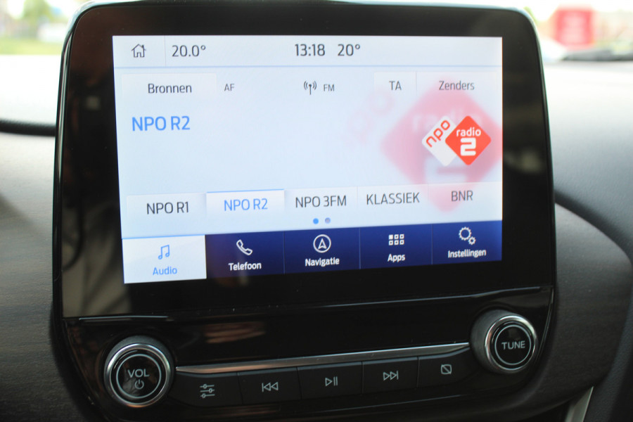 Ford Puma 1.0-125pk EcoBoost Mild-Hybrid Titanium X. Garantie t/m 07-03-2028 ! Slechts 7.400km ! Cruise cntrl, climate cntrl, stoel-, stuur- en voorraamverw., draadloos opladen telefoon, trekhaak afneembaar, navigatie, telefoonvoorb., LM wielen, B&O soundsyst., digitaal dashboard etc.