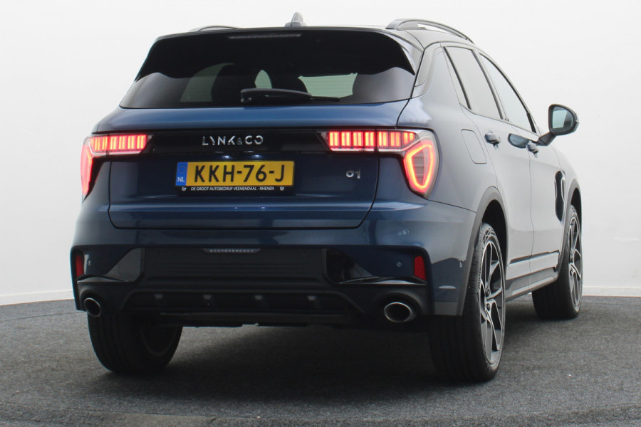 Lynk & Co 01 1.5 Plug-in Hybrid 360° Camera, Panoramadak, Trekhaak, Zwarte hemel, ACC, Keyless, PDC, LED, 20''