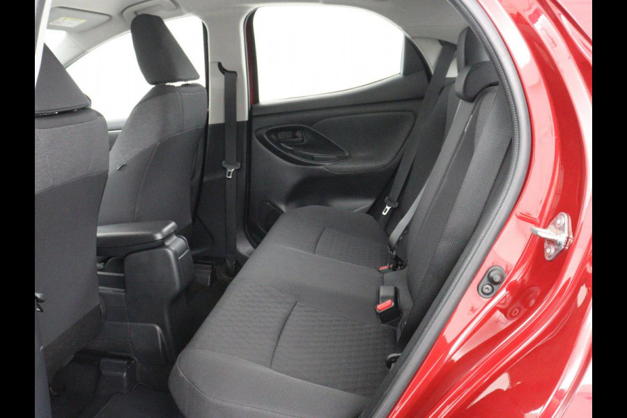 Toyota Yaris 1.5 Hybrid Dynamic | Carplay | Adaptive cruise | Keyless | Camera | Full LED | Climate control | 16'' | Bluetooth | DAB | Regensensor | Origineel NL