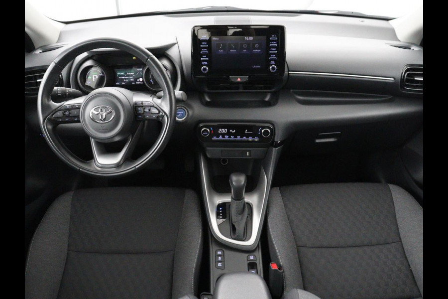 Toyota Yaris 1.5 Hybrid Dynamic | Carplay | Adaptive cruise | Keyless | Camera | Full LED | Climate control | 16'' | Bluetooth | DAB | Regensensor | Origineel NL