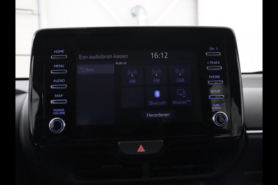Toyota Yaris 1.5 Hybrid Dynamic | Carplay | Adaptive cruise | Keyless | Camera | Full LED | Climate control | 16'' | Bluetooth | DAB | Regensensor | Origineel NL
