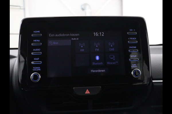 Toyota Yaris 1.5 Hybrid Dynamic | Carplay | Adaptive cruise | Keyless | Camera | Full LED | Climate control | 16'' | Bluetooth | DAB | Regensensor | Origineel NL