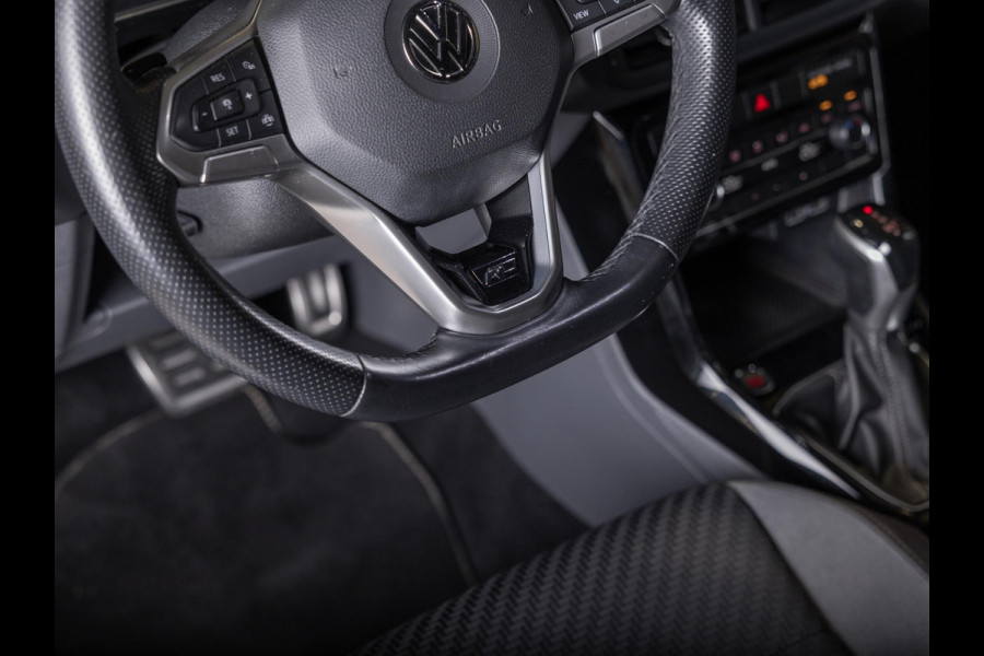 Volkswagen T-Cross 1.0 TSI 2x R-Line / 115pk / Dodehoek herkenning / Automatische klimaatregeling /