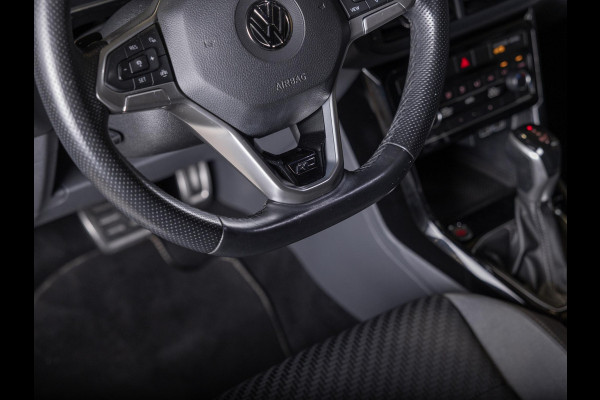 Volkswagen T-Cross 1.0 TSI 2x R-Line / 115pk / Dodehoek herkenning / Automatische klimaatregeling /