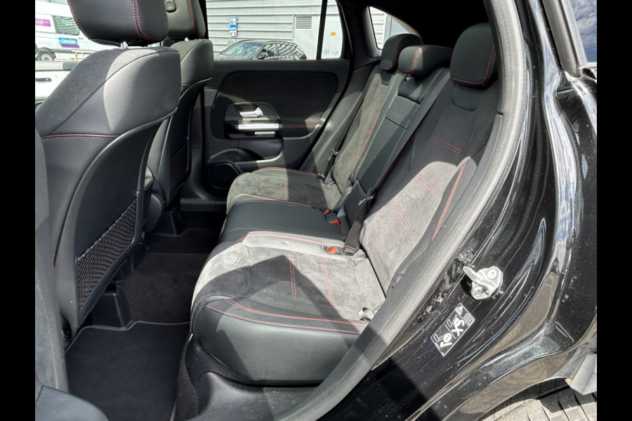 Mercedes-Benz GLA 250 e AMG // Trekhaak / Panoramadak // Keyless Entry // MultiBeam LED // Carplay // Sfeerverlichting