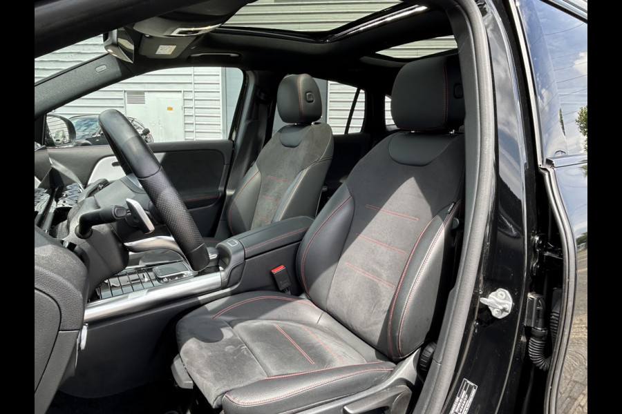Mercedes-Benz GLA 250 e AMG // Trekhaak / Panoramadak // Keyless Entry // MultiBeam LED // Carplay // Sfeerverlichting