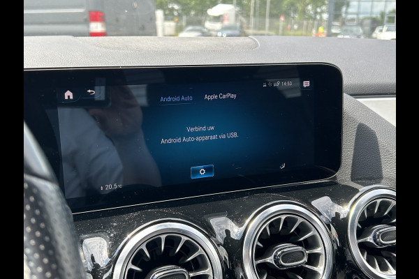 Mercedes-Benz GLA 250 e AMG // Trekhaak / Panoramadak // Keyless Entry // MultiBeam LED // Carplay // Sfeerverlichting